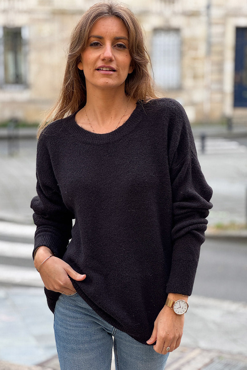 Pull noir basique loose en maille alpaga