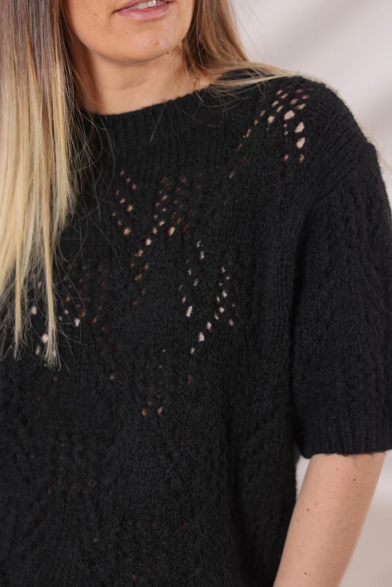 Pull noir en maille ajouree manches courtes G462 (1)