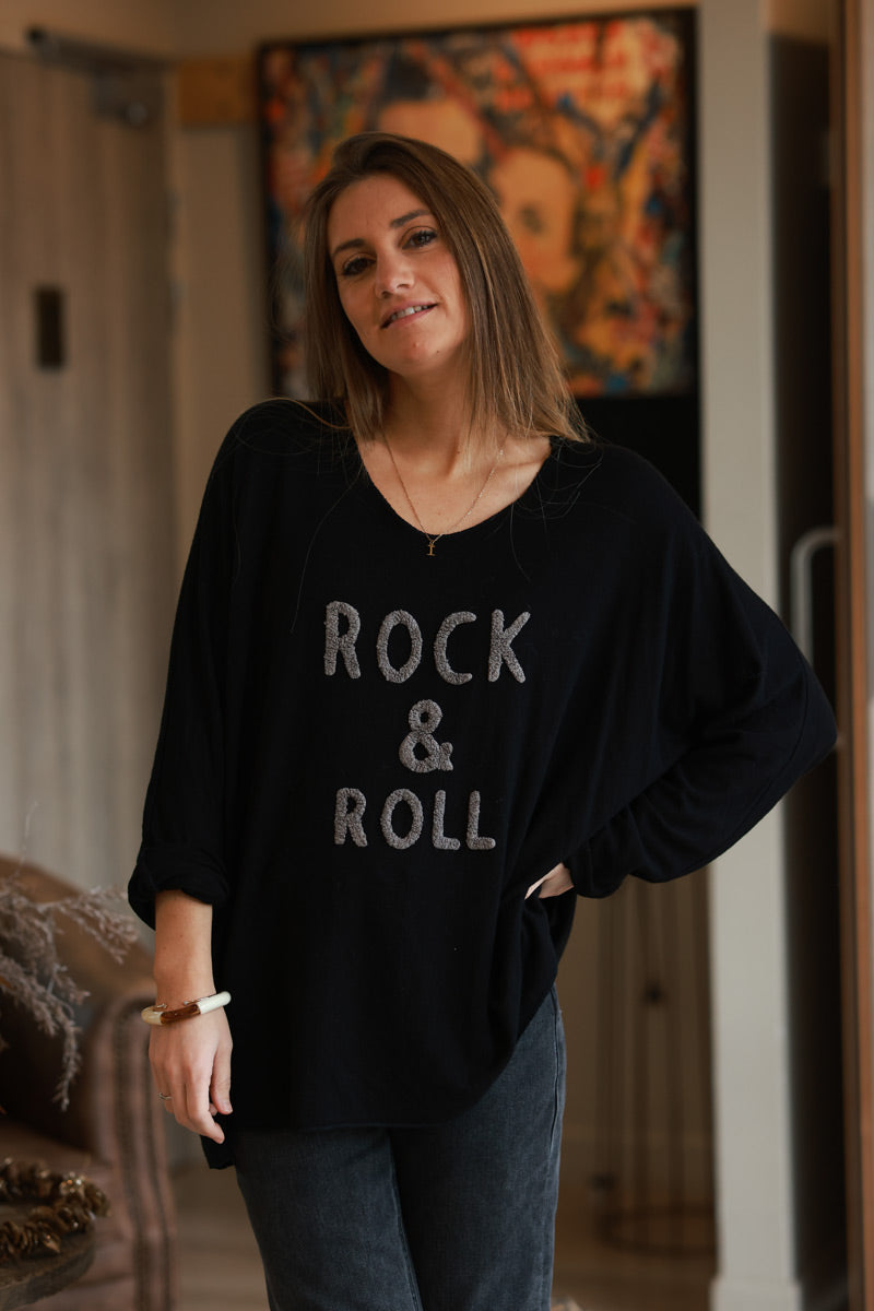 Pull noir jersey doux rock and roll relief éponge