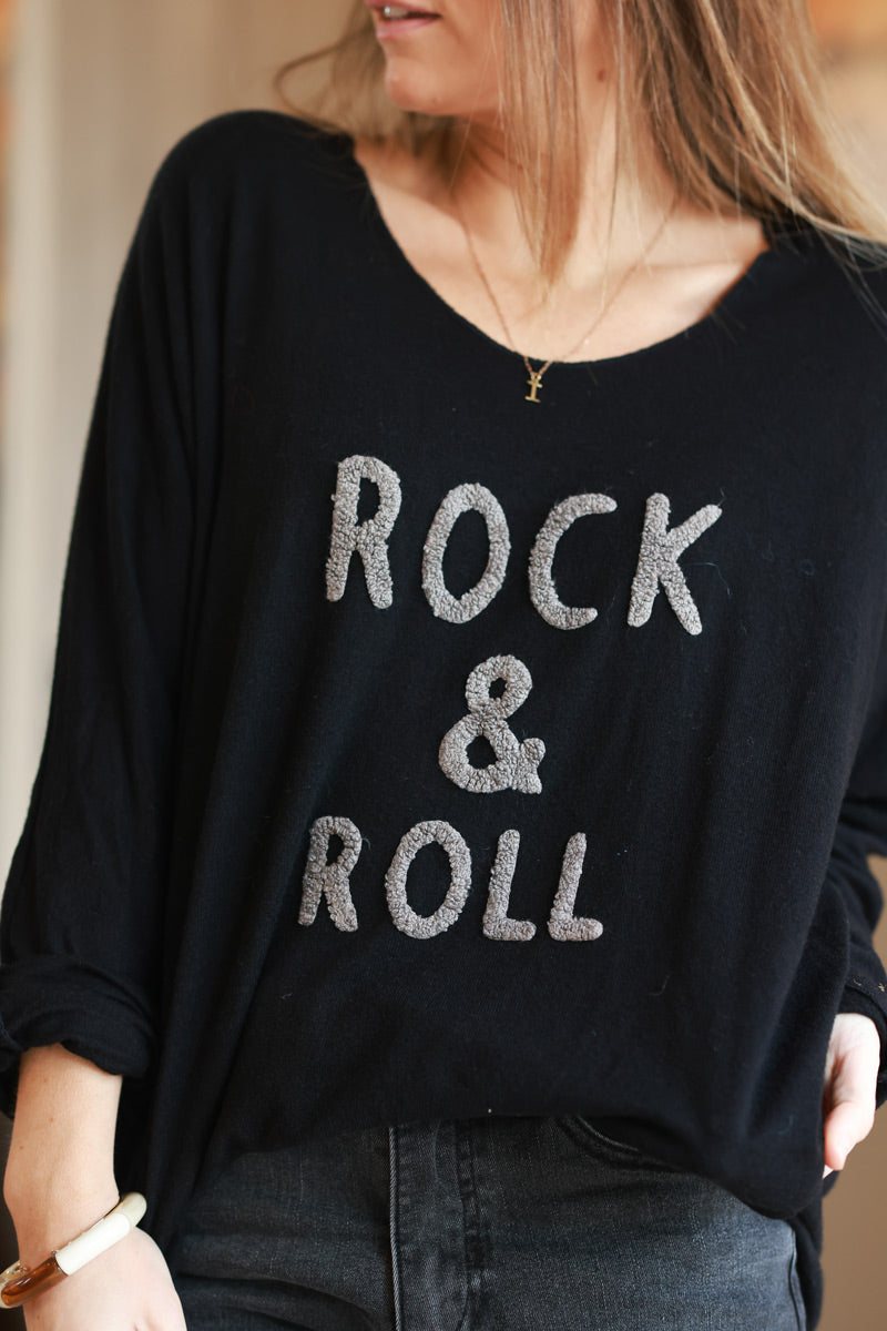 Pull noir jersey doux rock and roll relief éponge