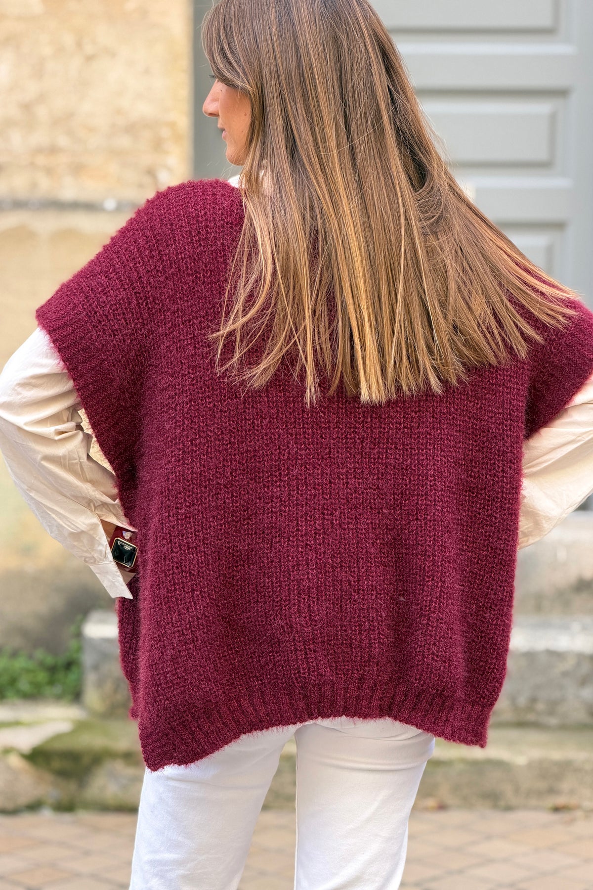 Pull poncho aubergine à boutons sur le coté col v maille mohair