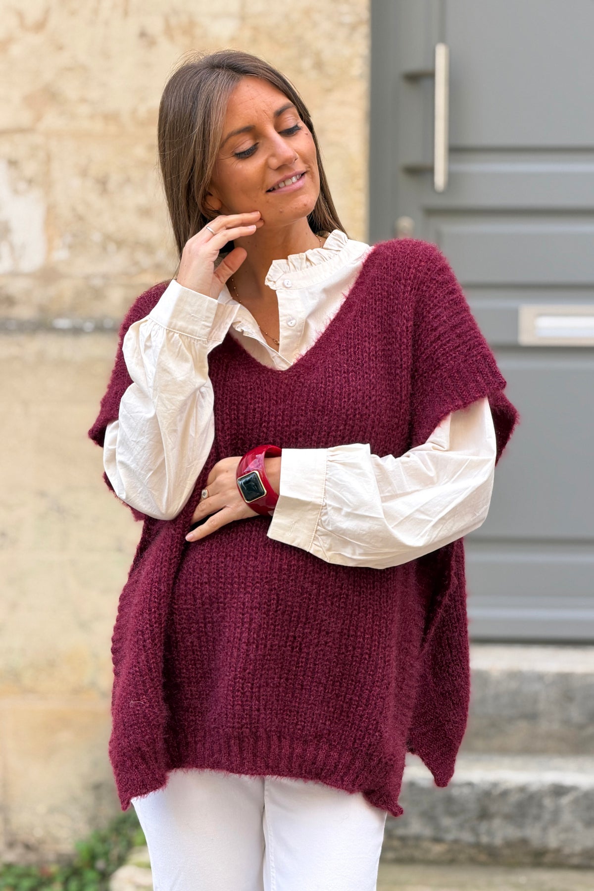 Pull poncho aubergine à boutons sur le coté col v maille mohair