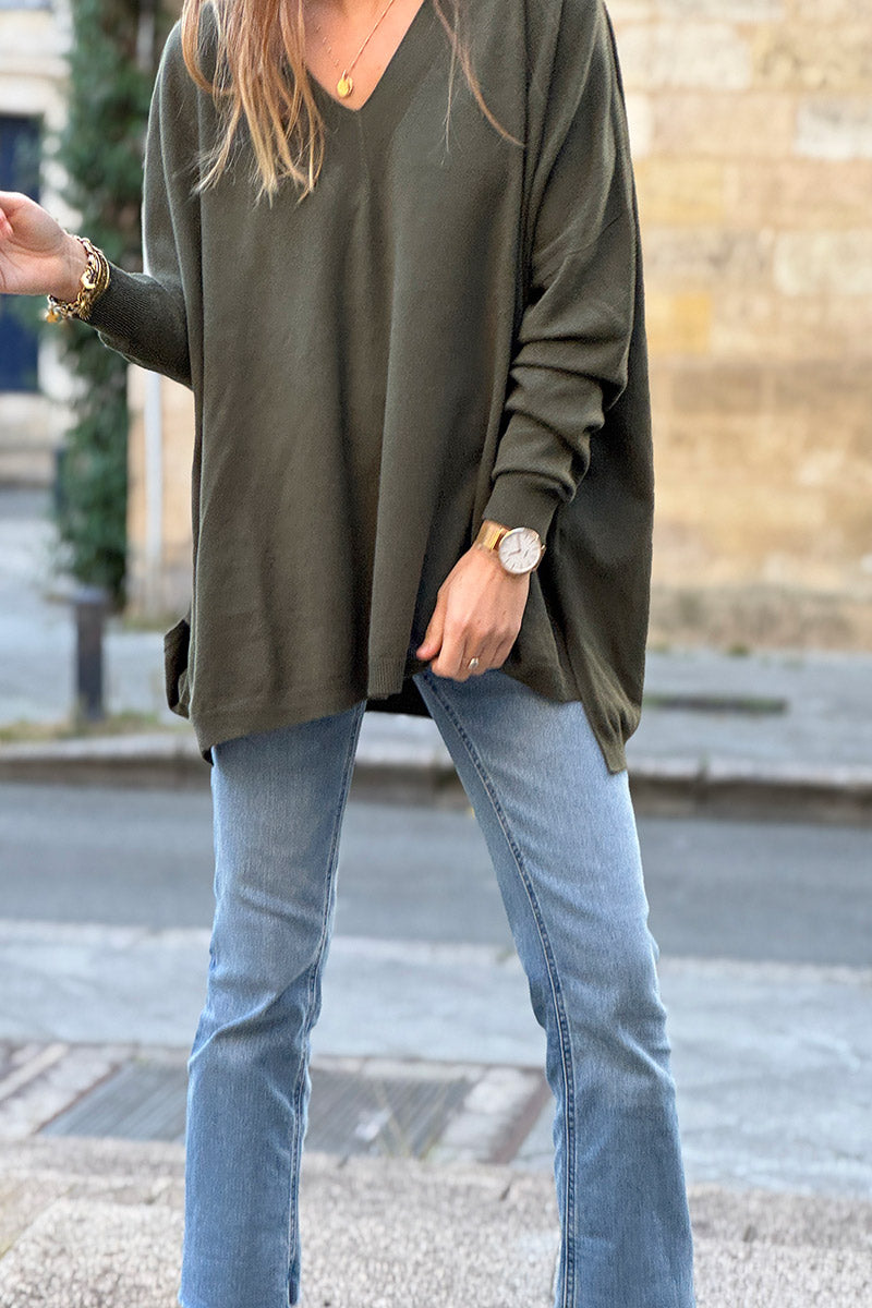 Pull large et doux kaki col v côtelé