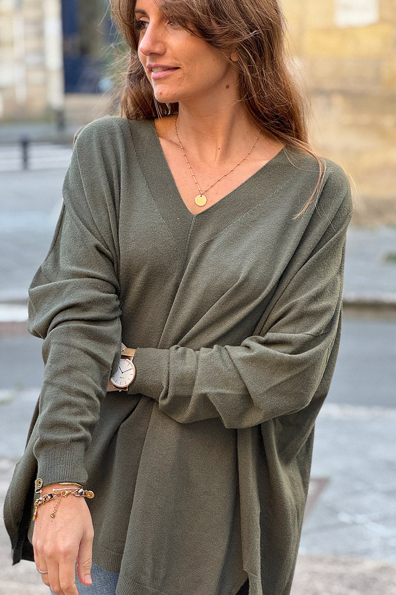 Pull large et doux kaki col v côtelé