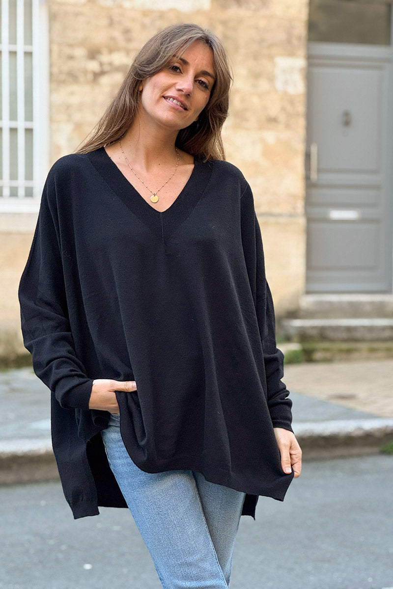 Pull large et doux noir col v côtelé