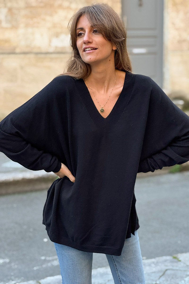 Pull large et doux noir col v côtelé
