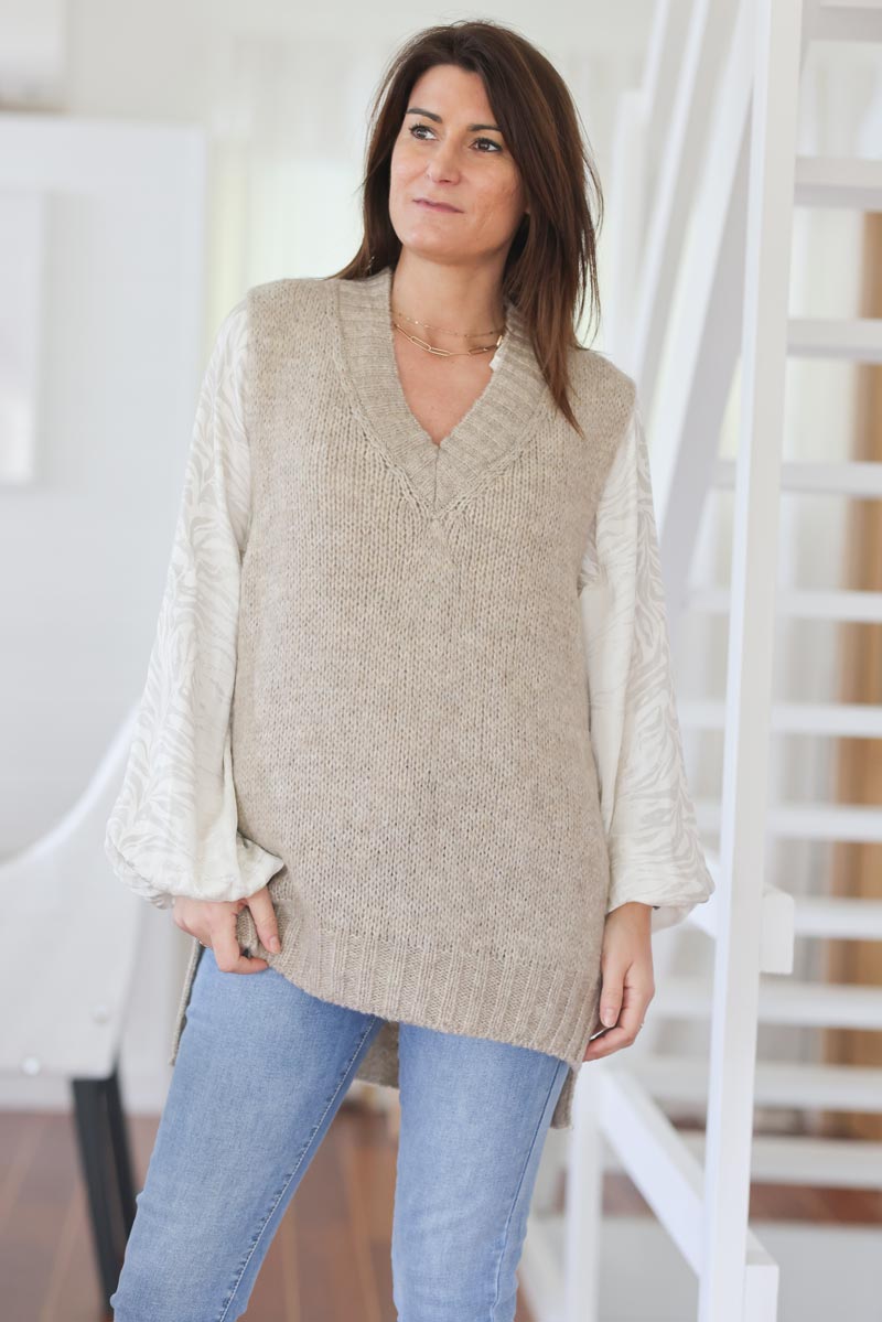 Pull sans manches taupe en maille col v e428 (1)