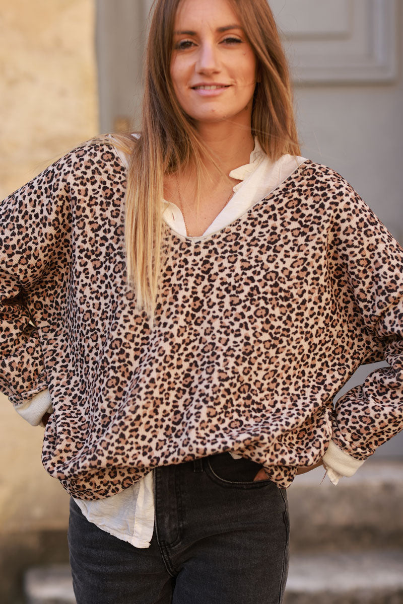 Jersey cuello pico pana estampado leopardo beige muy suave