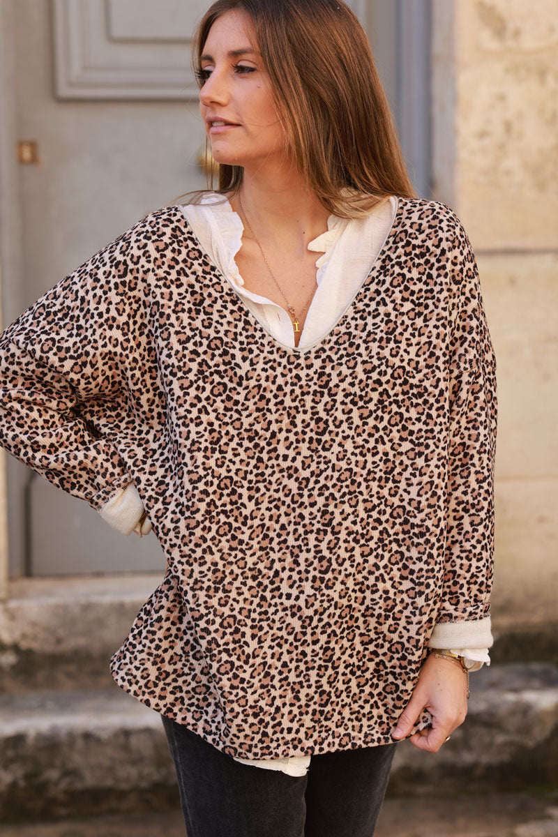 Jersey cuello pico pana estampado leopardo beige muy suave