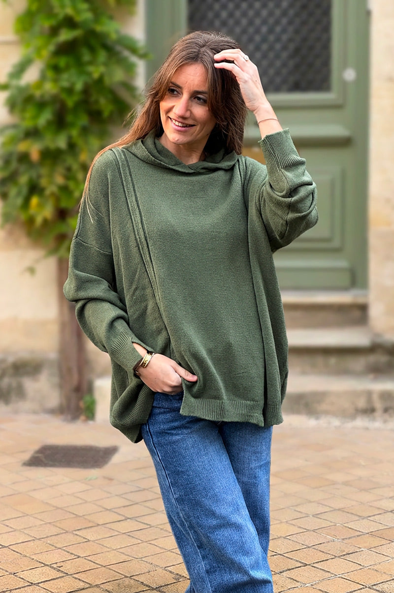 Pull tout doux kaki à capuche détails reliefs