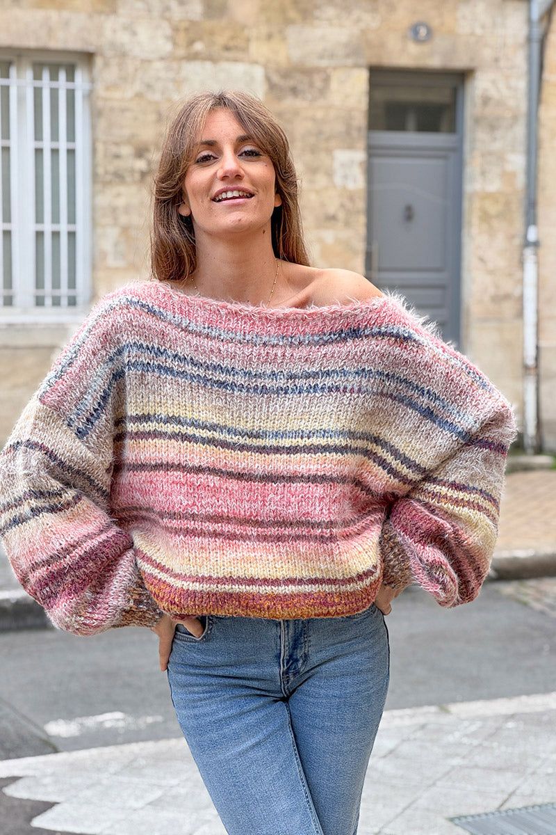 Pull tout doux marron terracotta en grosse maille rayures colorées col bateau