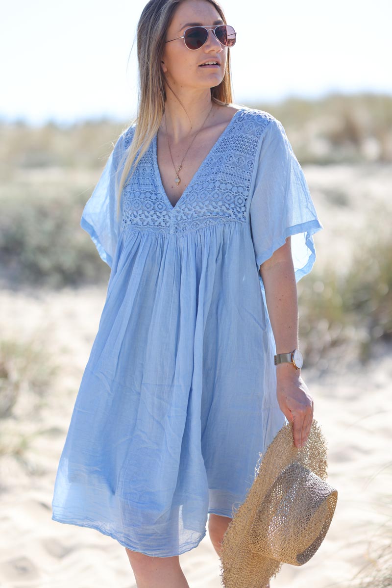 Robe bleu jean légère voile de coton haut dentelle