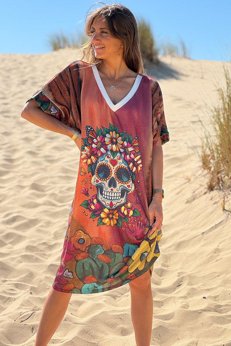 Robe brillante et large imprimé tête mexicaine fleurs colorées et dorées tie and dye