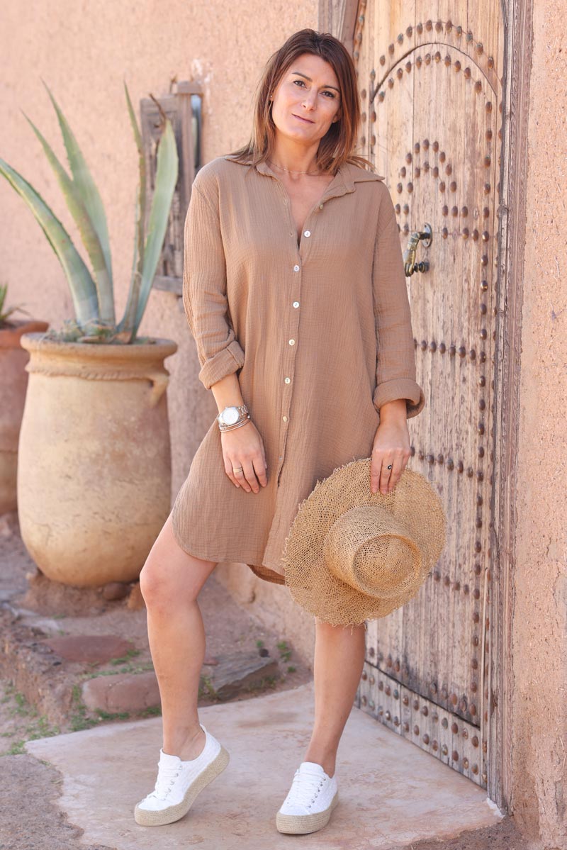 Robe chemise camel boutons nacres en gaze de coton h041 (1)