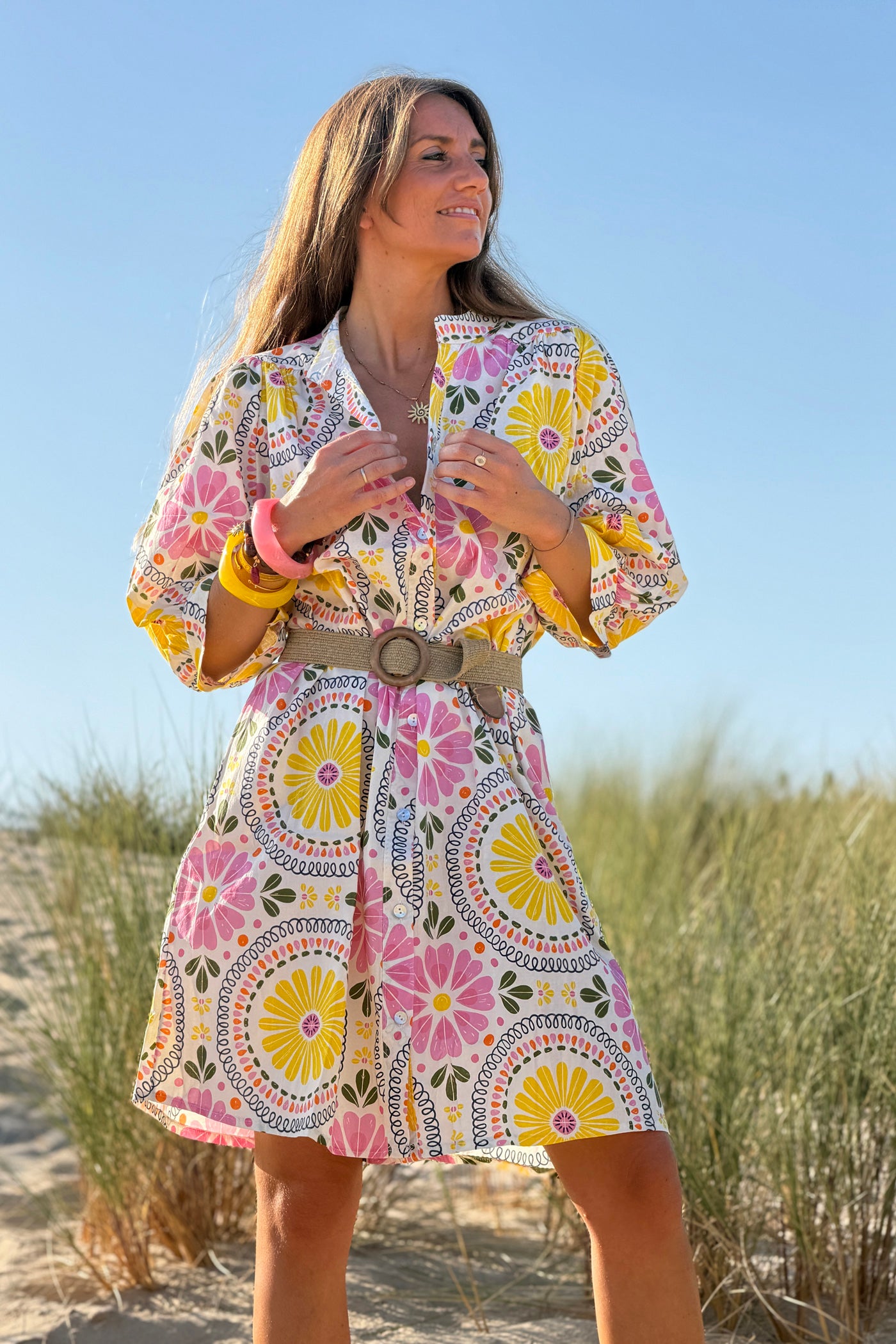 Robe chemise en coton imprimé rosace et fleurs colorées jaunes et roses