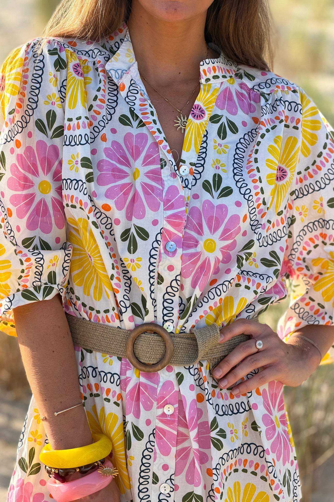 Robe chemise en coton imprimé rosace et fleurs colorées jaunes et roses