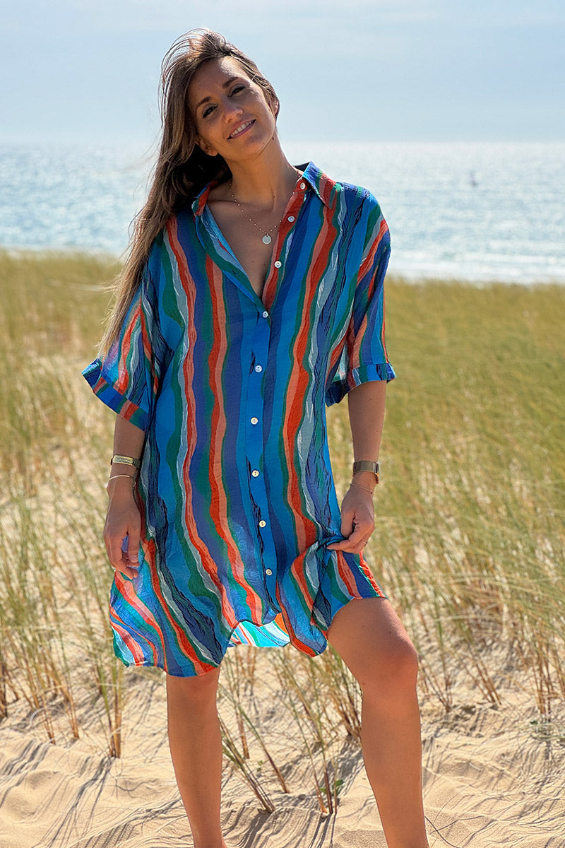 Robe chemise légère toucher soie bleu roi imprimé rayures vagues colorées