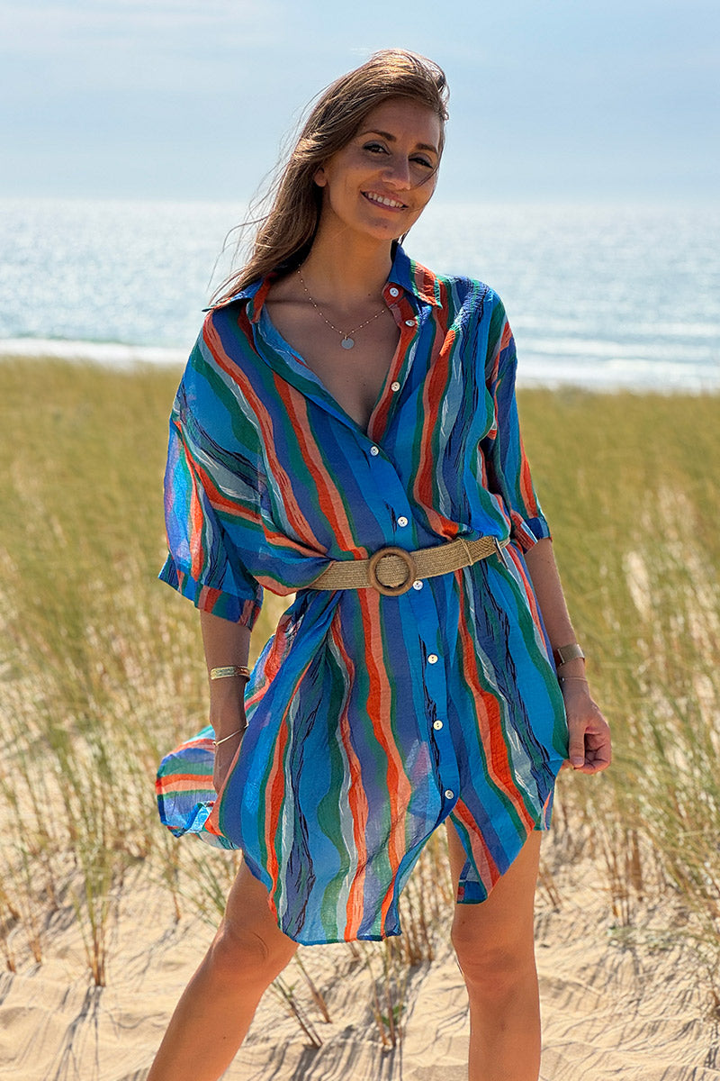Robe chemise légère toucher soie bleu roi imprimé rayures vagues colorées