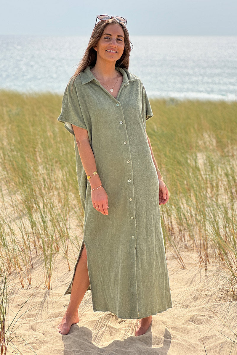 Robe chemise longue en éponge kaki boutons nacres