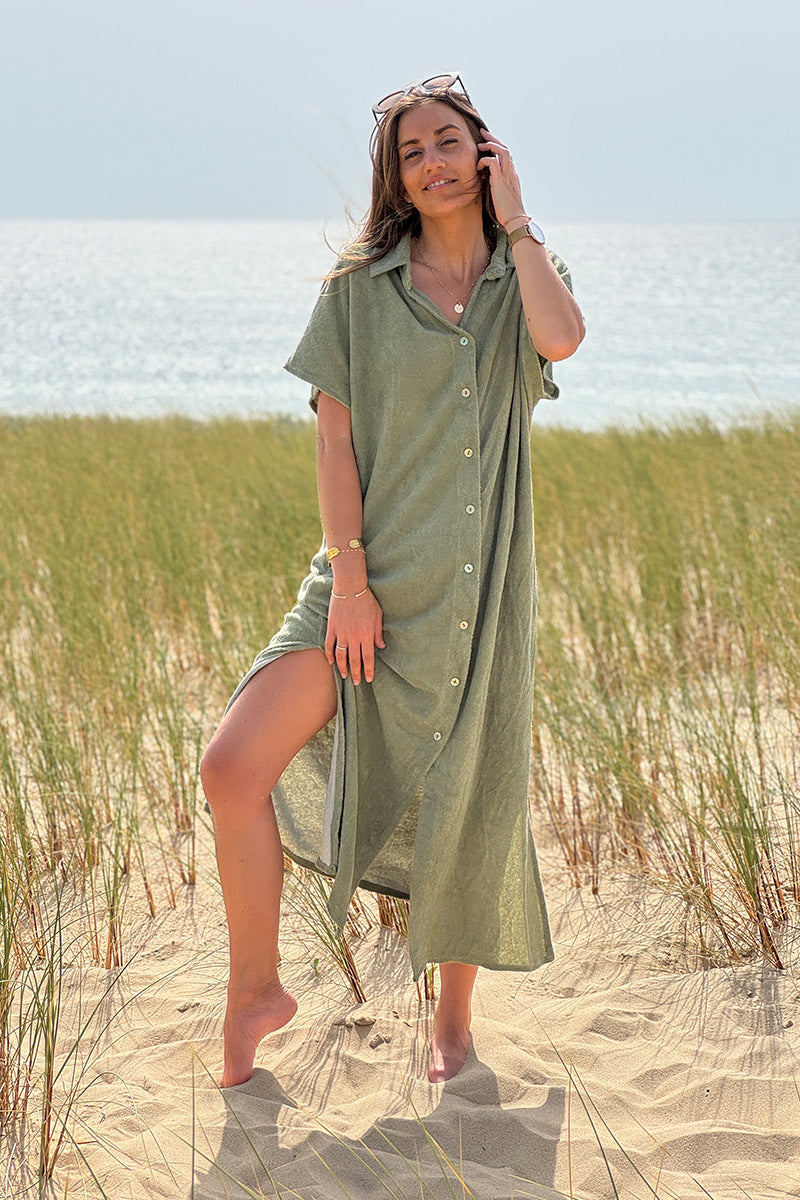 Robe chemise longue en éponge kaki boutons nacres