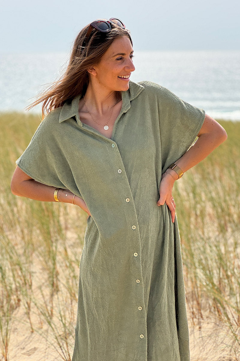 Robe chemise longue en éponge kaki boutons nacres
