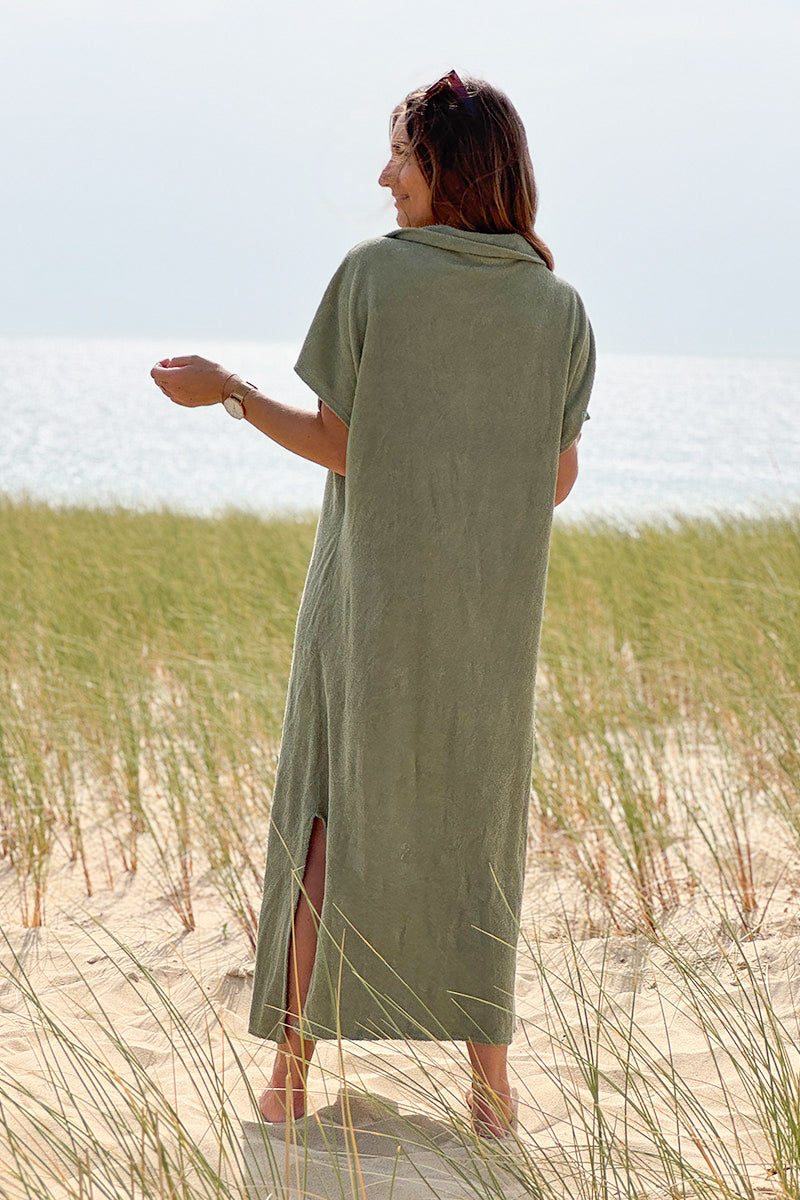 Robe chemise longue en éponge kaki boutons nacres