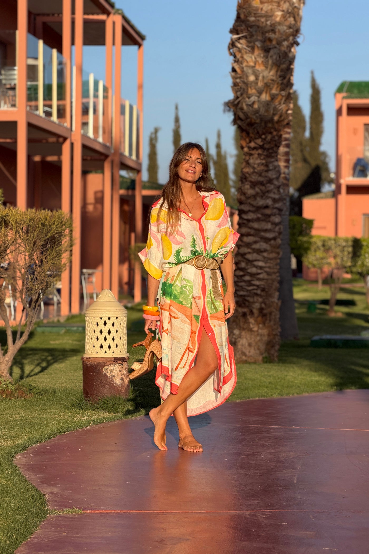 Robe chemise longue et large en coton imprime Vacances surfeurs et citrons