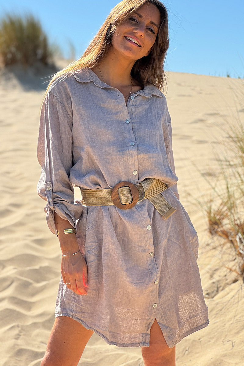 Robe chemise taupe en lin avec poches sur les côtés boutons nacrés