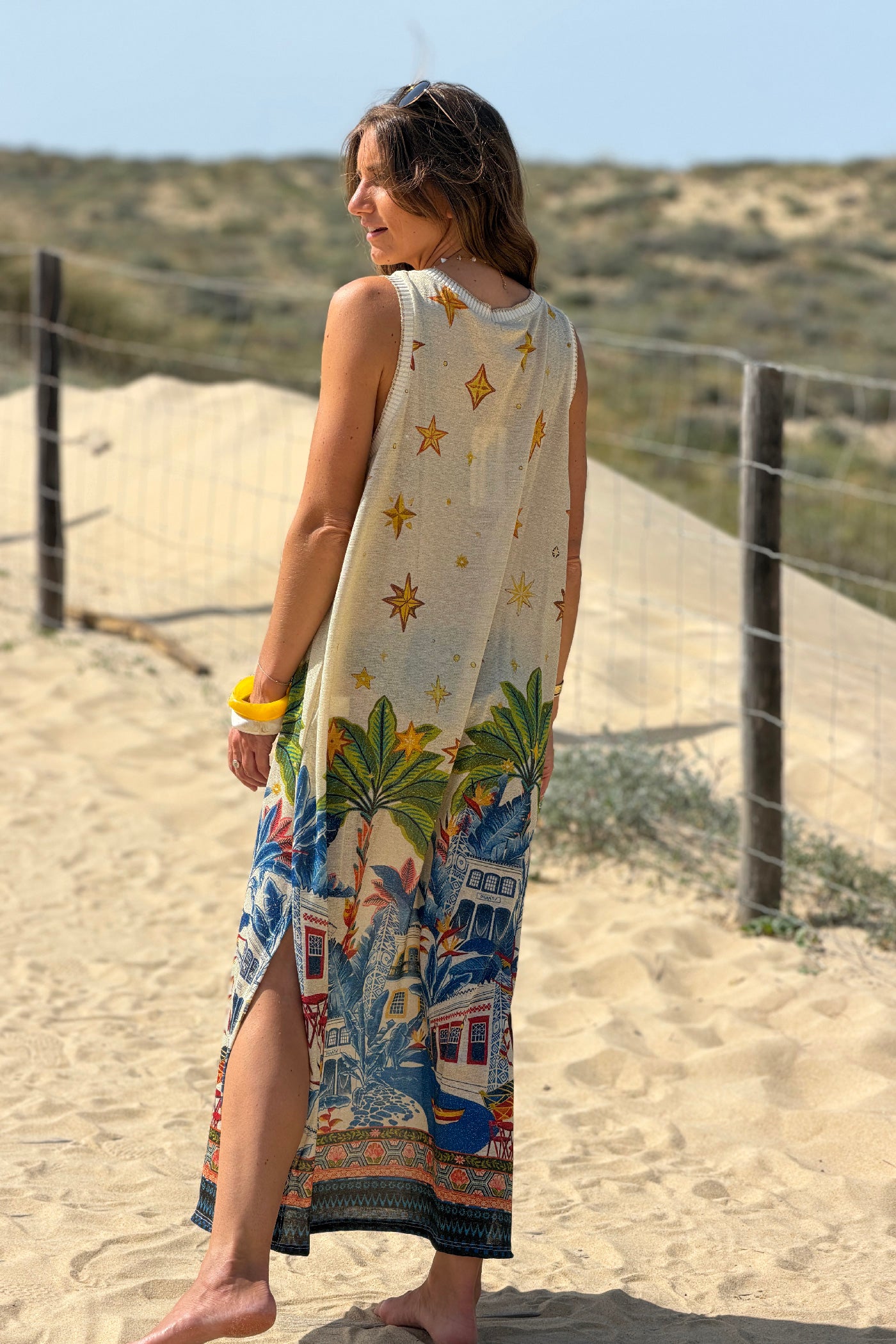 Robe débardeur brillante lurex beige imprimé soleil étoiles et village