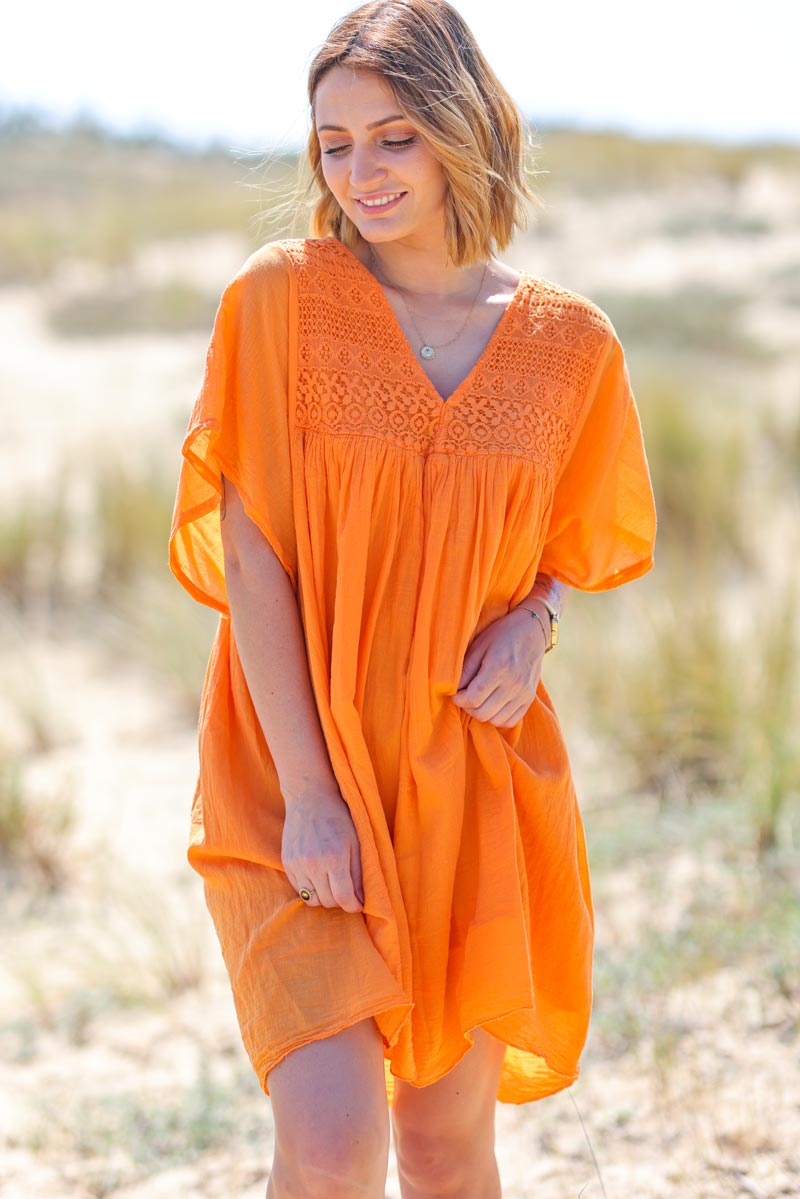 Robe en coton dentelle au col et dos orange E190 (1)