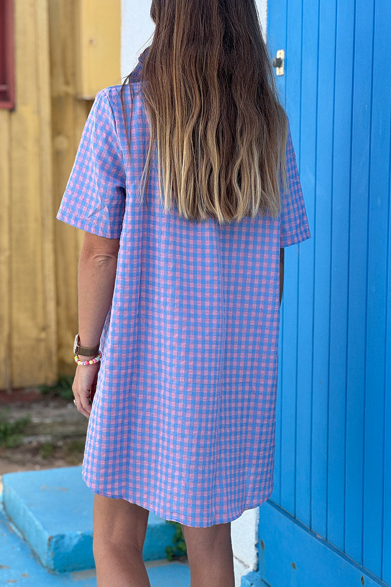 Robe en coton imprimé carreaux vichy bleu et rose col froufrous et boutons