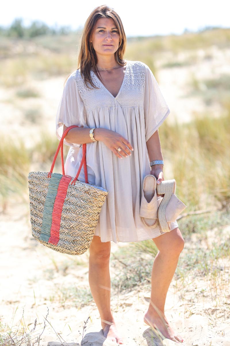 Robe en coton legere beige col et dos dentelle e190 (1)