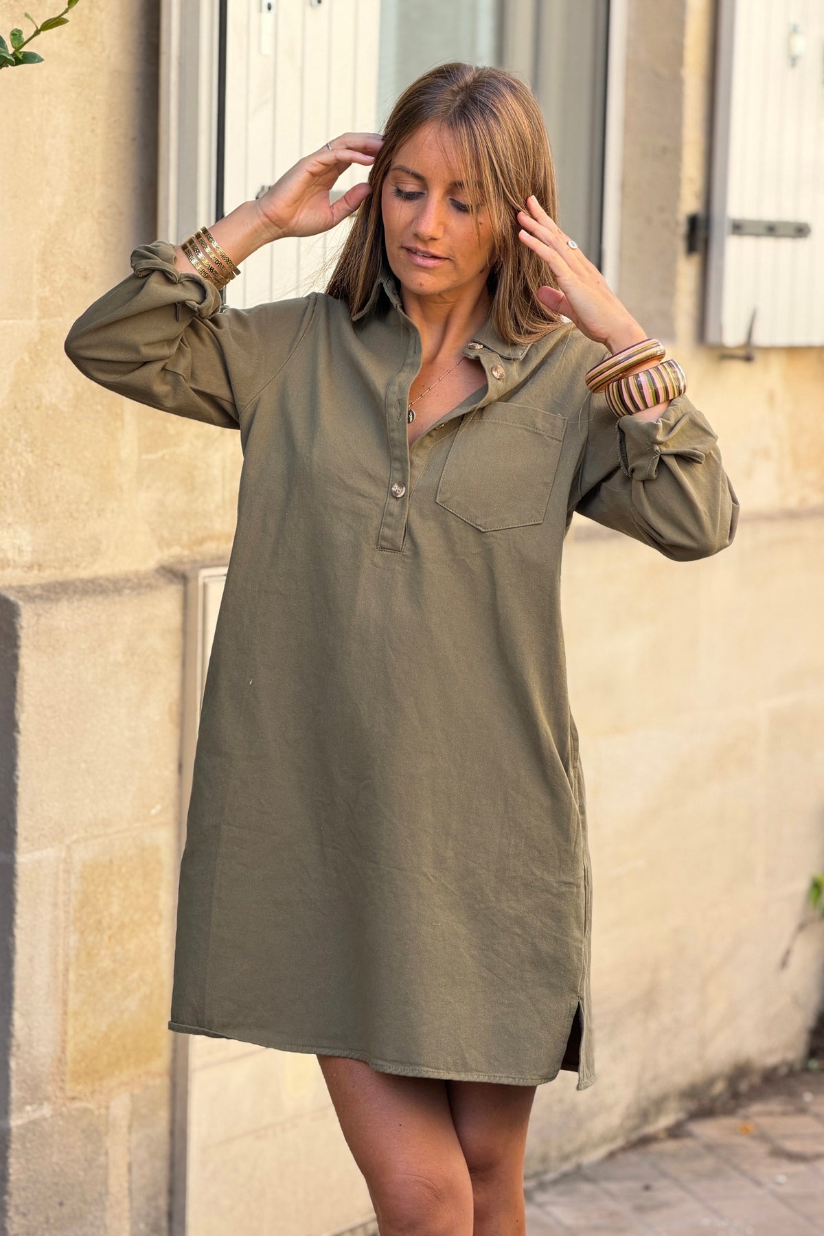 Robe kaki en toile de jean col avec boutons écaille