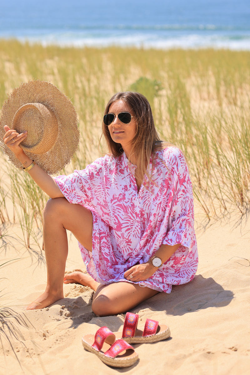 Robe large en coton col v imprimé des iles fuchsia