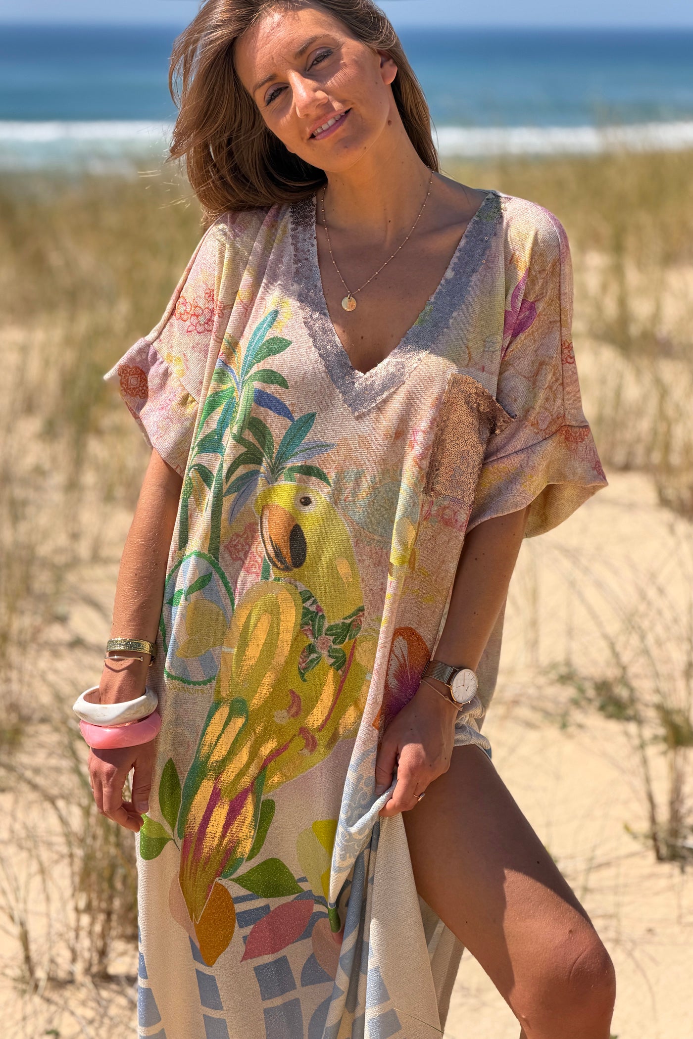 Robe large et brillante imprimé perroquet coloré Lucky col et poches sequins