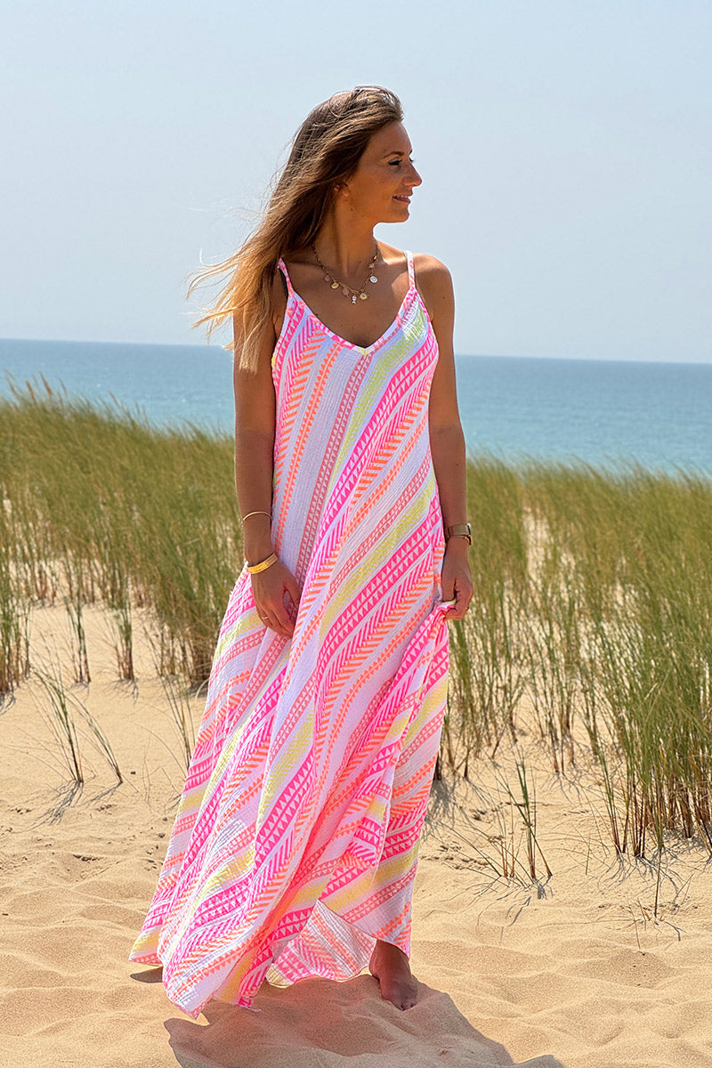 Robe longue à bretelles en gaze de coton imprimé ethnique rose orange et jaune