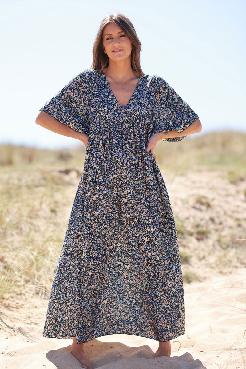 Robe longue bleu marine fluide col V manches courtes imprimé liberty