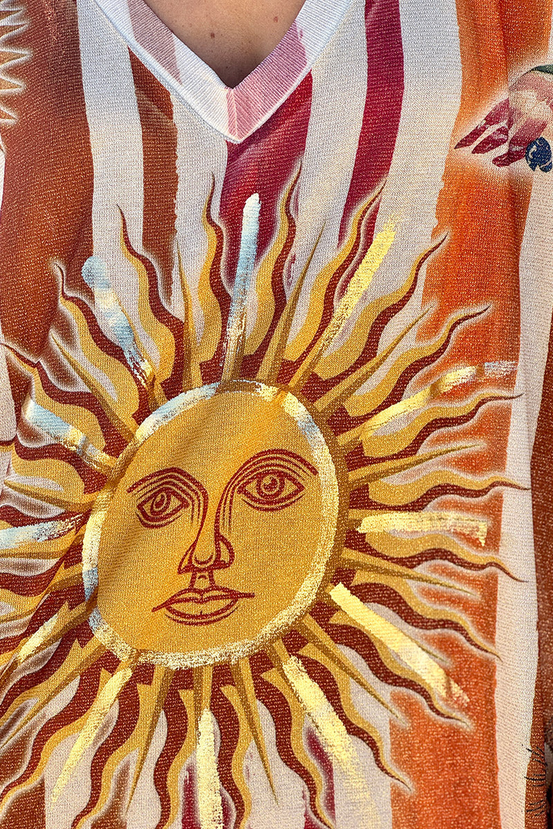 Robe longue et large brillante imprimé perroquets palmiers et fleurs colorées