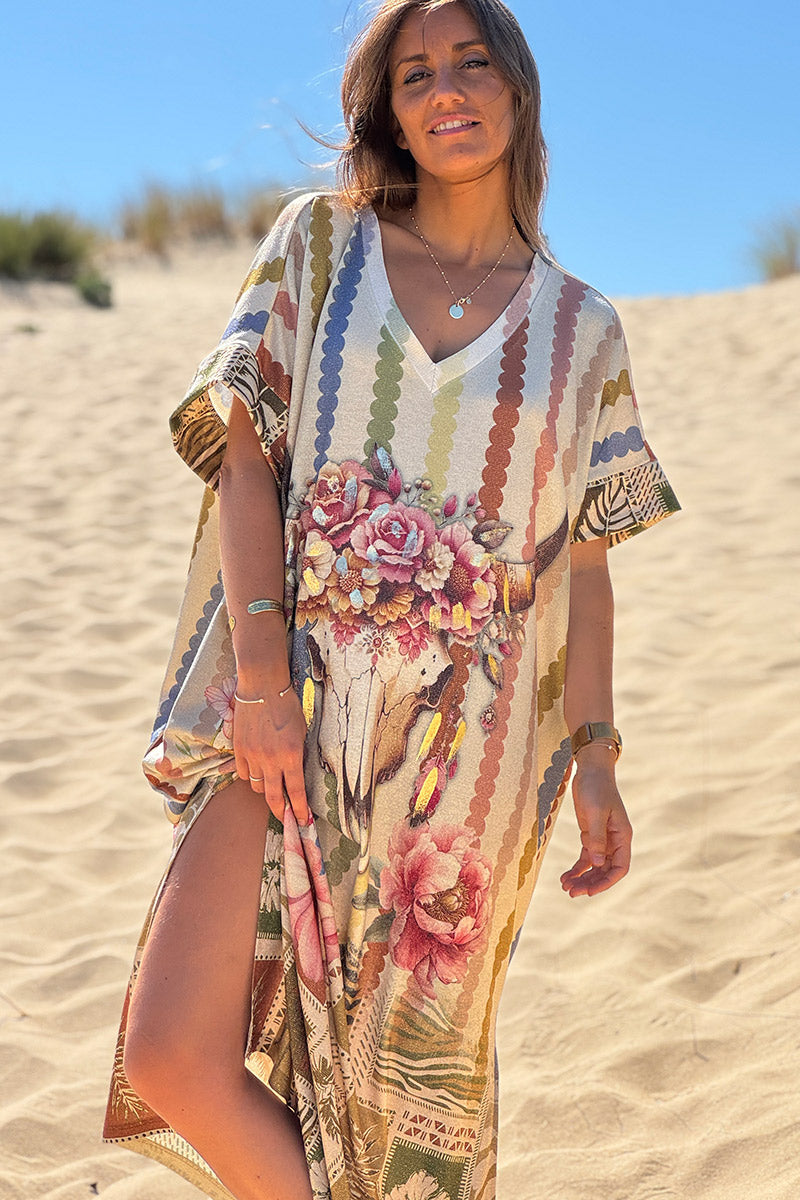 Robe longue brillante et large imprimé tête de buffle fleurs rose