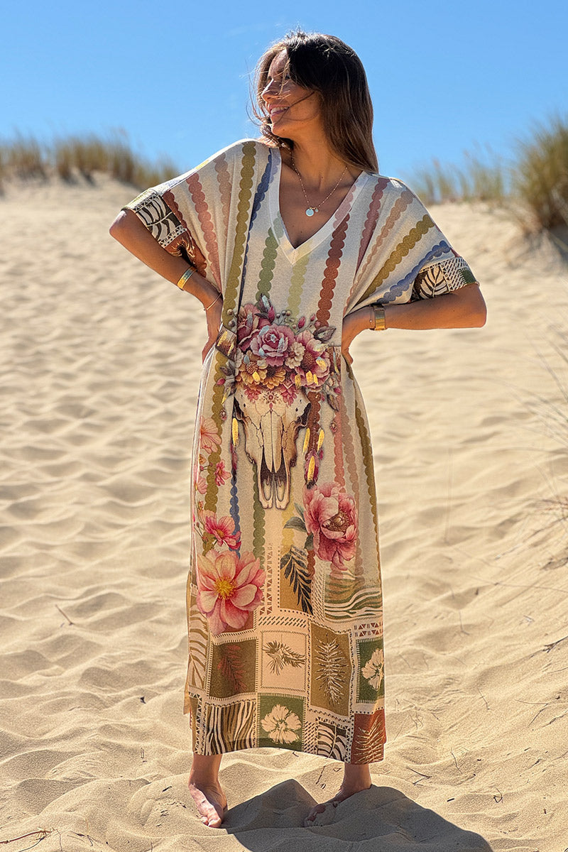 Robe longue brillante et large imprimé tête de buffle fleurs rose