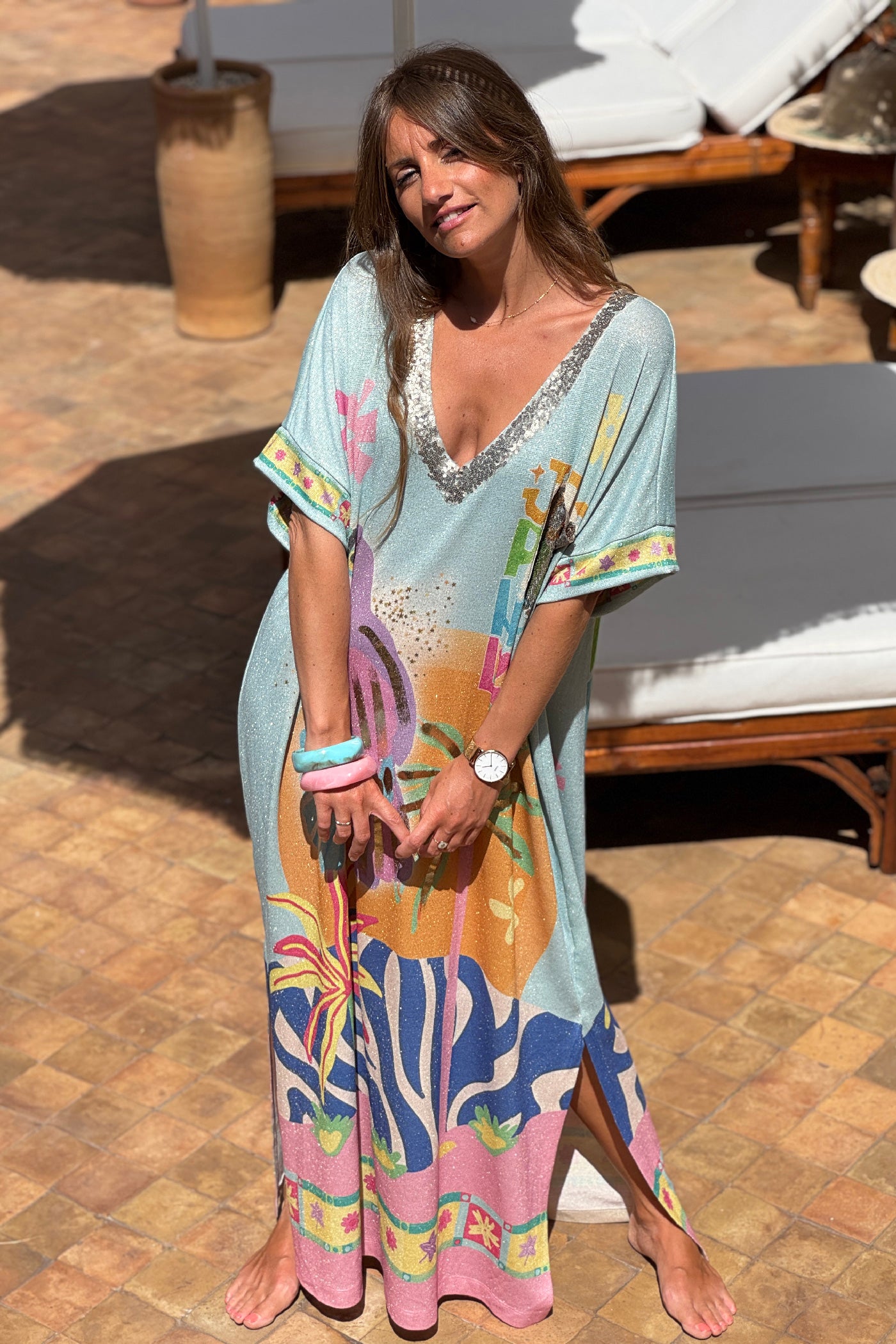 Robe longue brillante lurex bleue imprimé perroquets Joy col et poche sequins