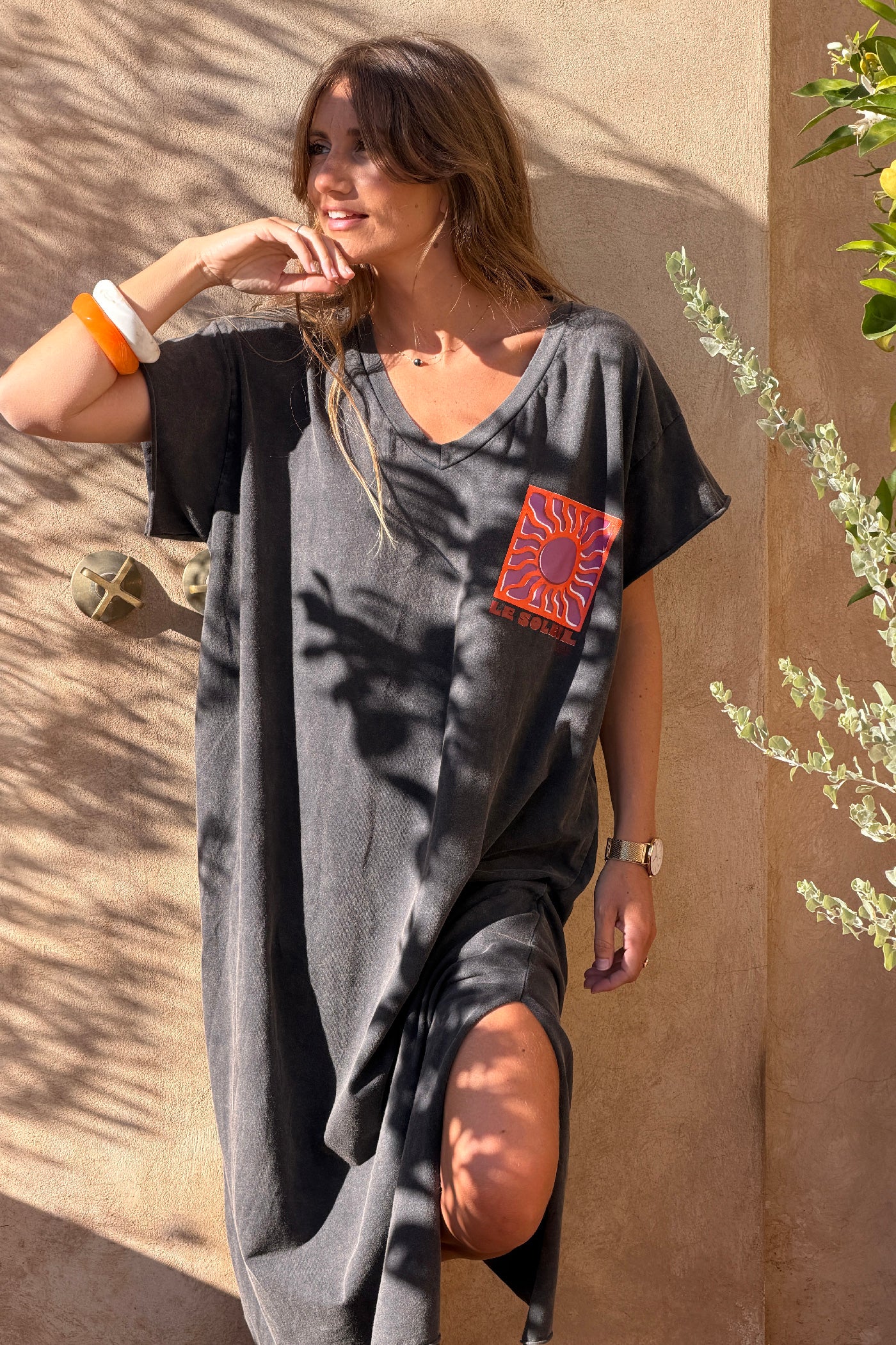 Robe longue confort gris délavé en coton stretch col v imprimé le soleil