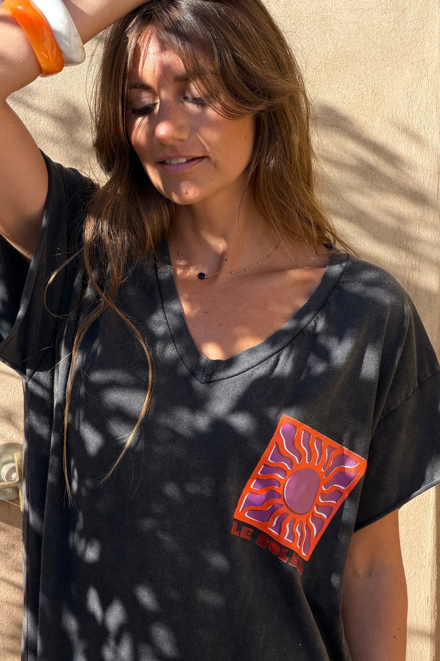 Robe longue confort gris délavé en coton stretch col v imprimé le soleil