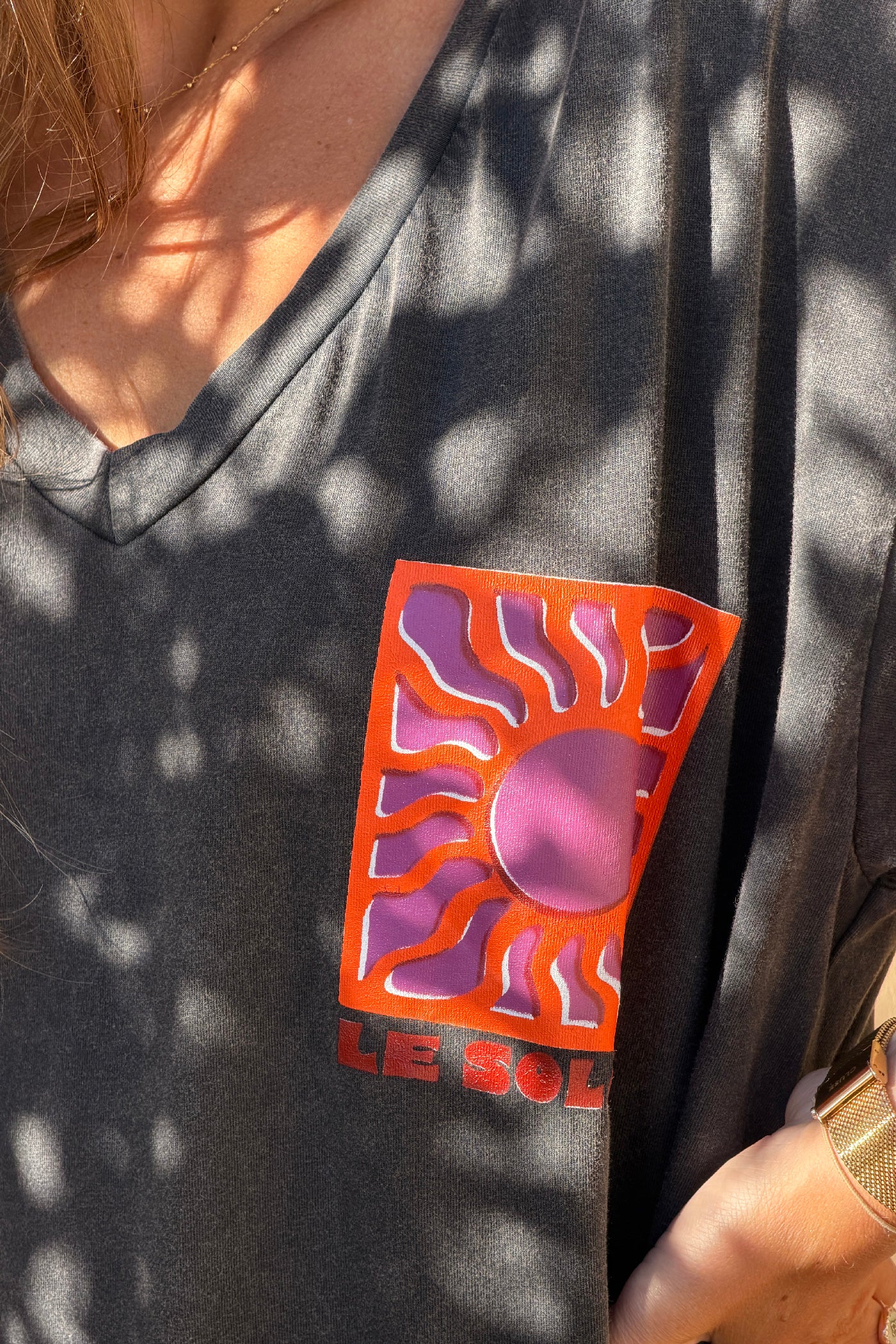 Robe longue confort gris délavé en coton stretch col v imprimé le soleil