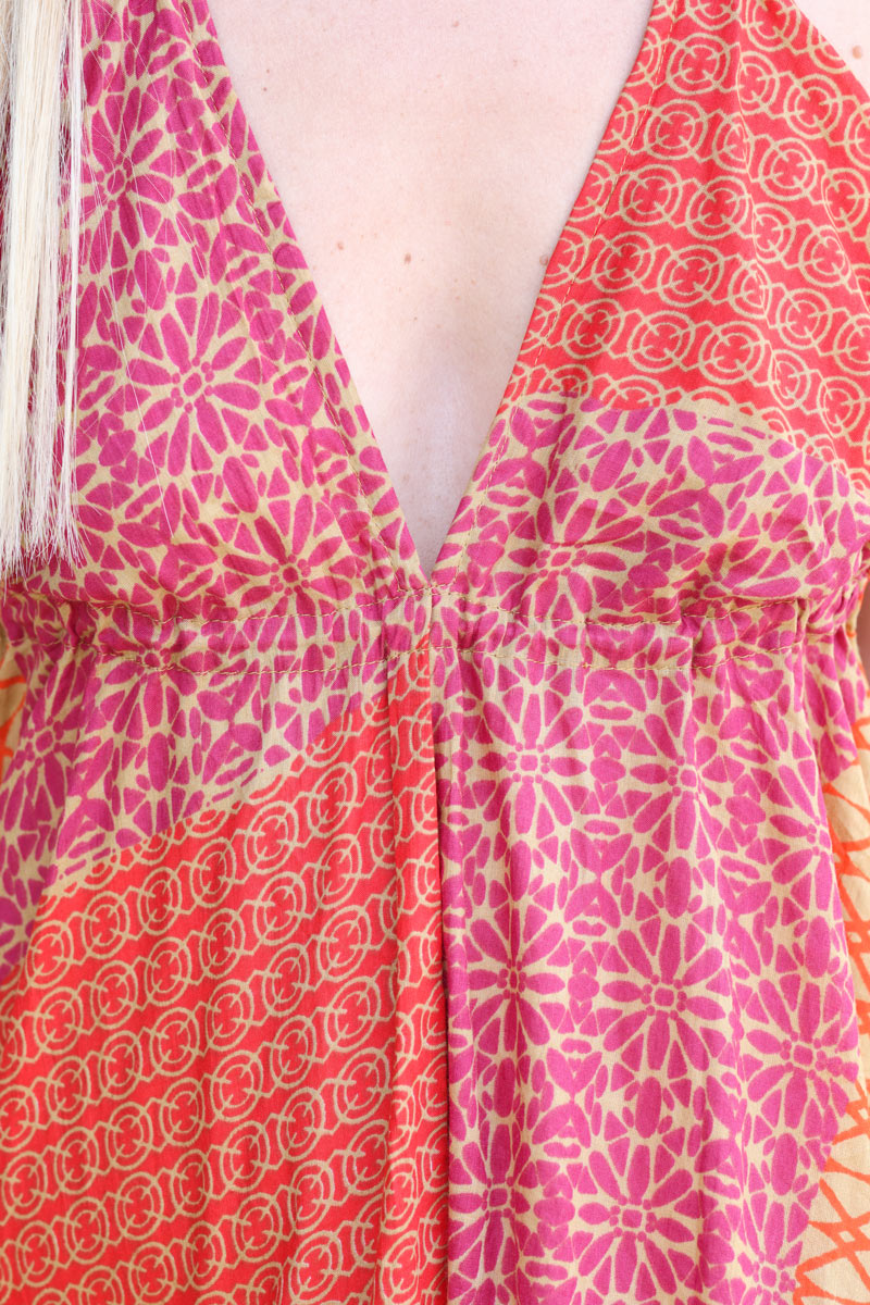 Robe longue dos nu patchwork graphique tons rouges h119 (1)