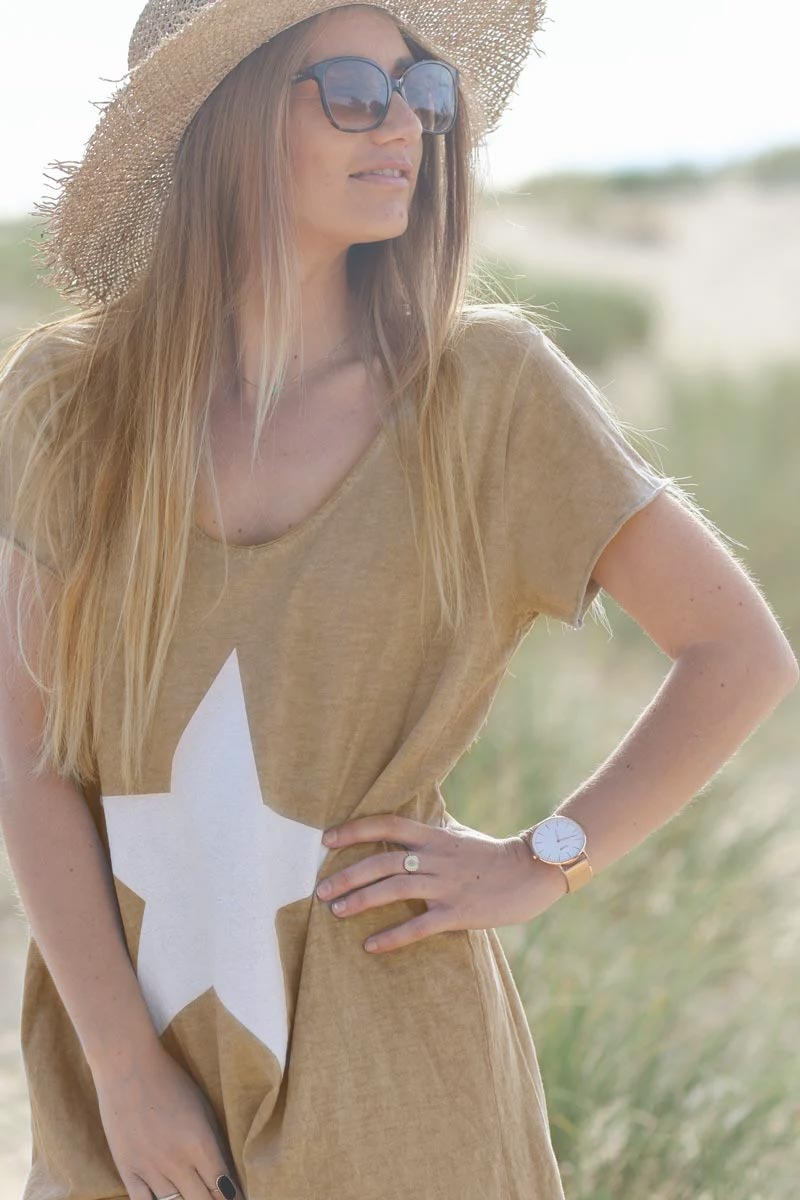 Robe longue en coton colorée couleur camel grande étoile blanche devant matière tshirt E126