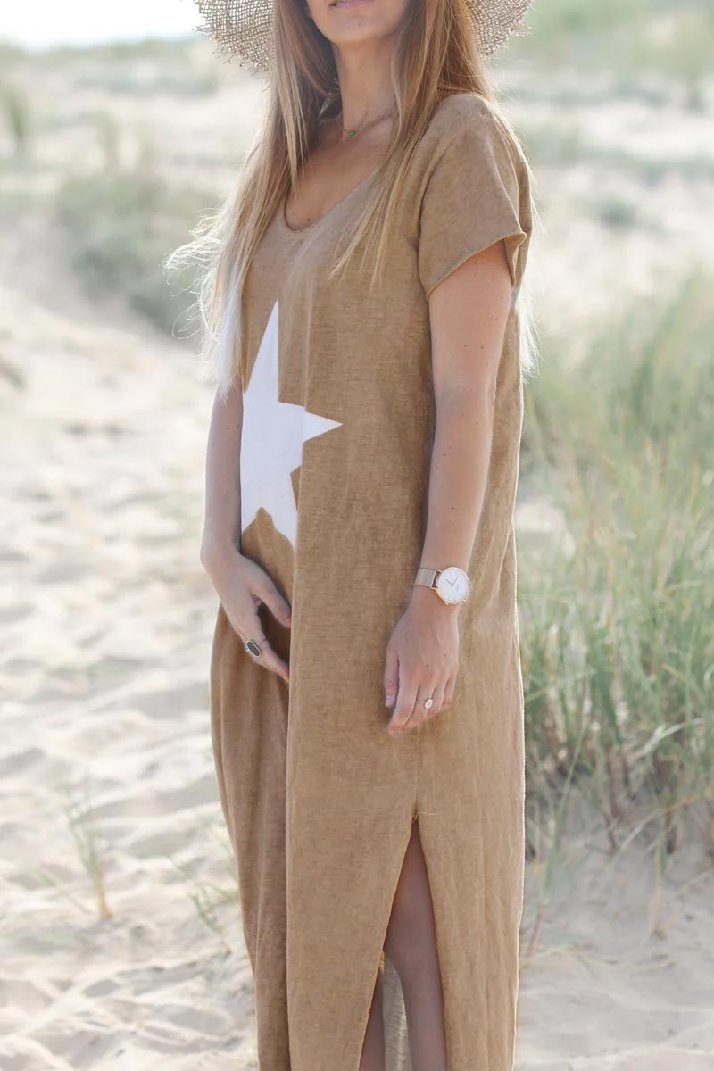 Robe longue en coton colorée couleur camel grande étoile blanche devant matière tshirt E126