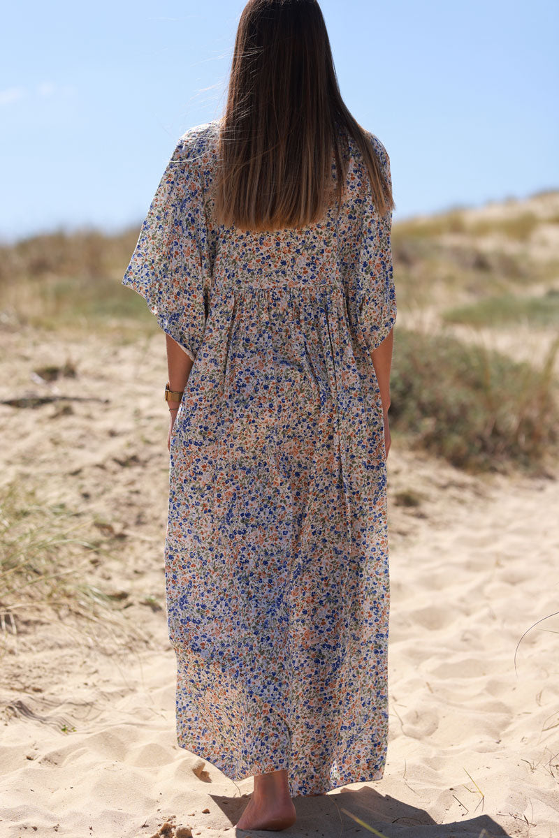 Robe longue fluide col V manches courtes imprimé liberty bleu roi