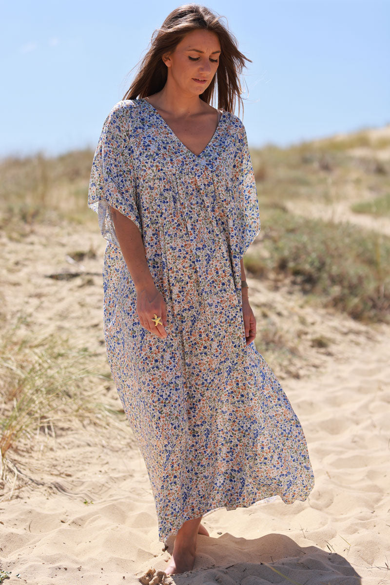 Robe longue fluide col V manches courtes imprimé liberty bleu roi