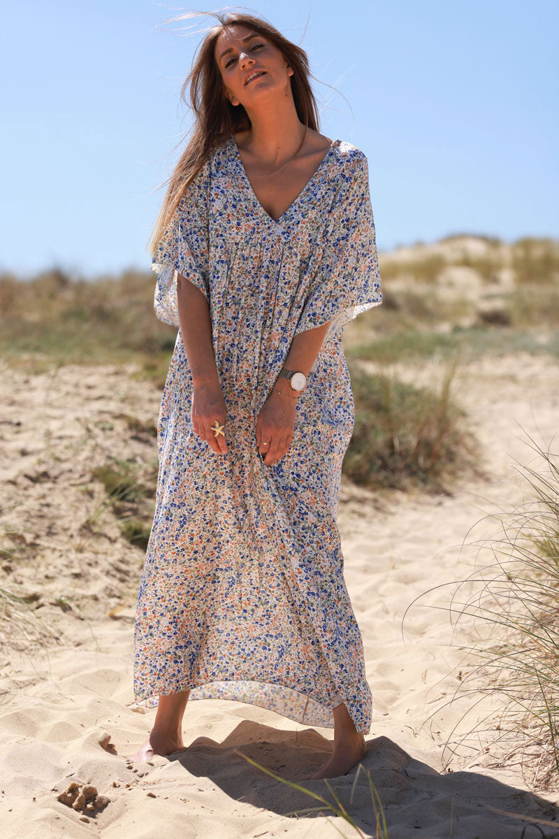 Robe longue fluide col V manches courtes imprimé liberty bleu roi